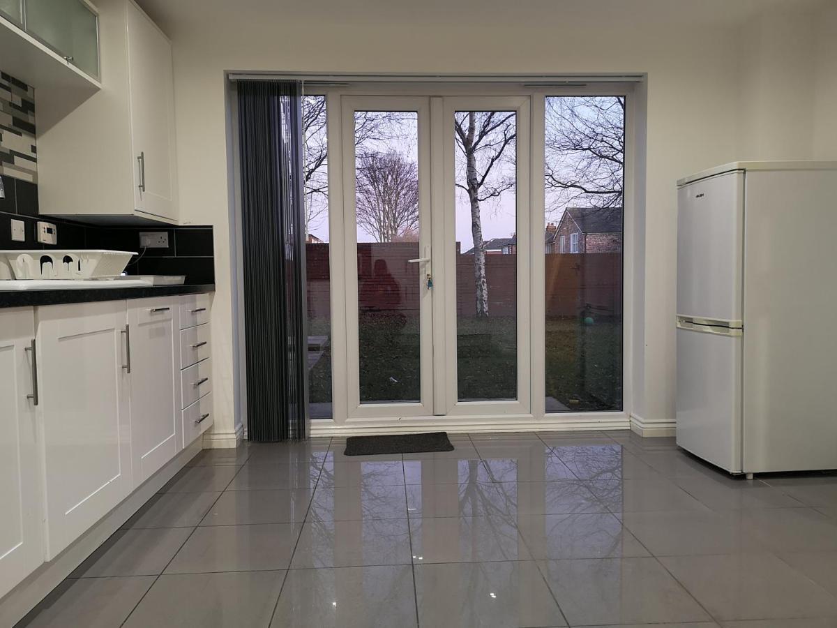 Nightingale Gardens - 4 Bed Detached House - Manchester Leilighet Eksteriør bilde